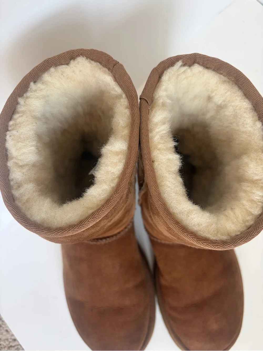 UGG Kids Classic Short Boots - Chestnut Brown Size 5